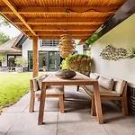 Summer Villa *
